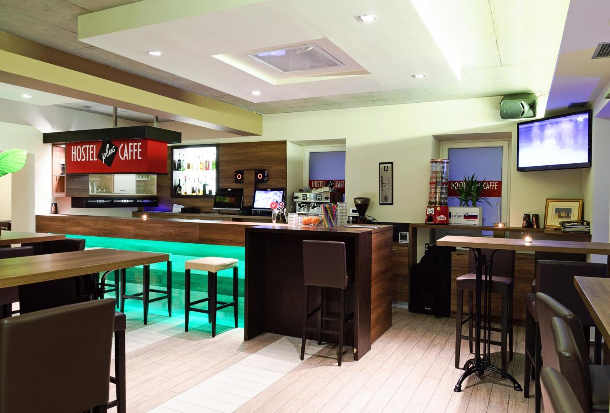 Hostel Plus Caffe Petrovce Luaran gambar